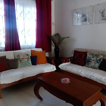 Beautiful Apartment In Secured Residence Close To Beach
